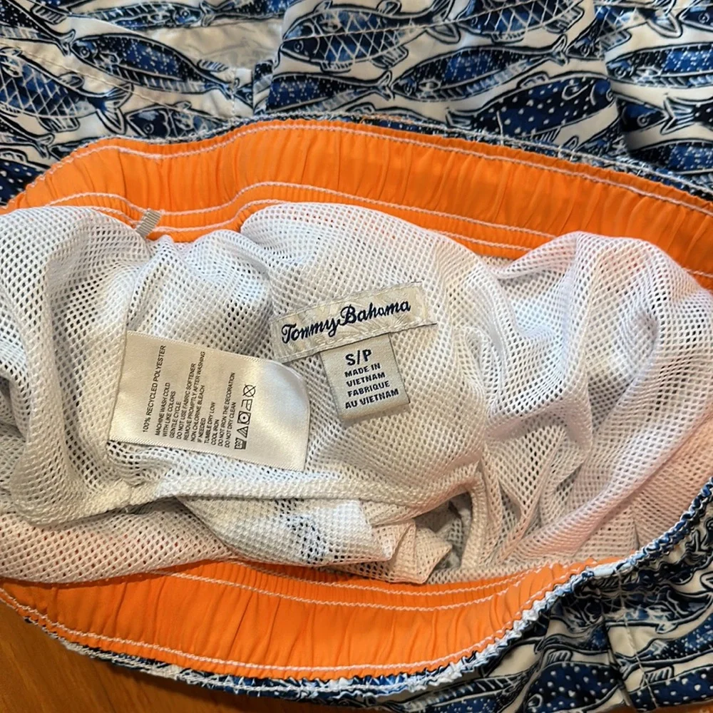 Tommy Bahama Men’s Swim Trunks - fish print small nwot